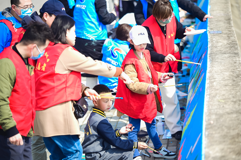 海堤涂漆修護