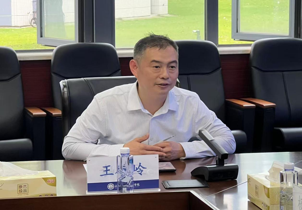 法學(xué)院黨委書記王德嶺致辭